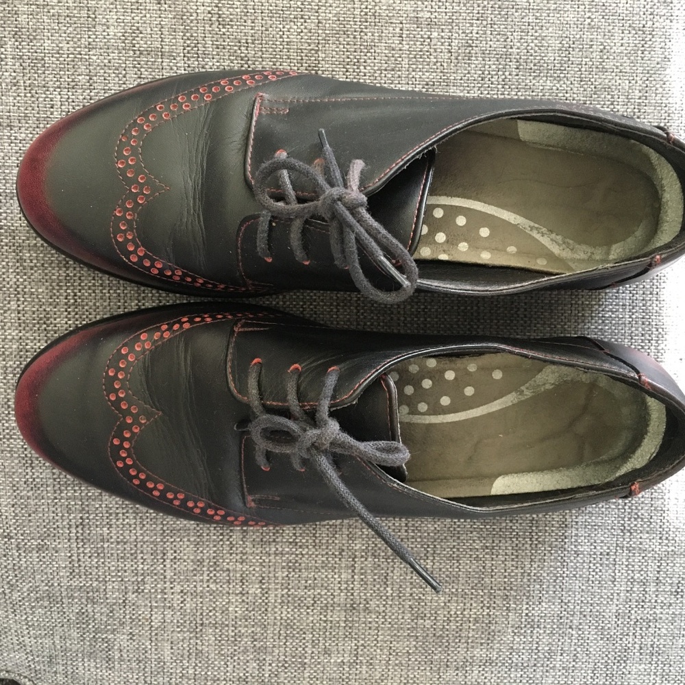 Naot Lako in Volcanic Red - Picture 5 of 6